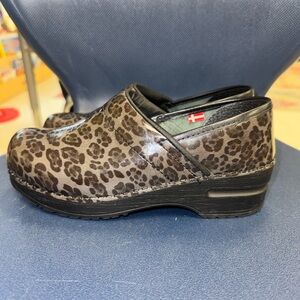 Sanita Leopard Print Brown Women's Nursing Clogs - Sz 36